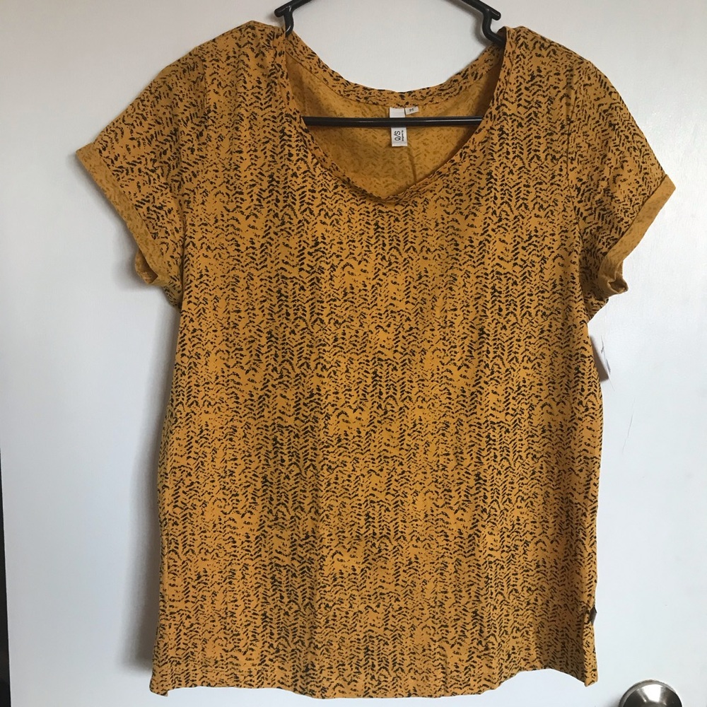 Q/S By Abstract Crew Neck T-Shirt - Size M